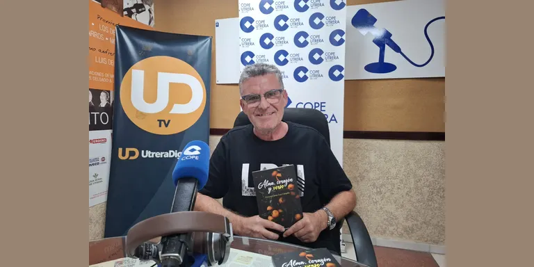 Francisco Jesús Caro nos cuenta los detalles de su libro 'Alma, corazón y verso'