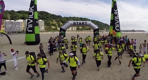 X-PYR LA CARRERA QUE CRUZA LOS PIRINEOS EN PARAPENTE SALE EL DOMINGO DESDE LA PLAYA