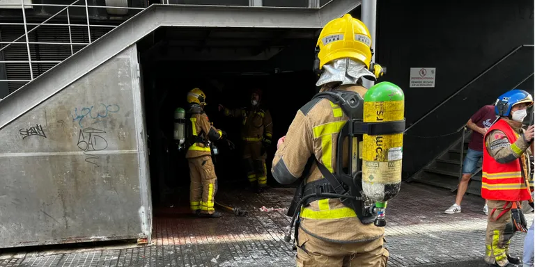 Incendi en una sala de la discoteca Tropics de Lloret de Mar