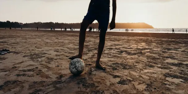 FUTBOL PLATJA: El santcugatenc Llorenç Gomez, anota a l’enfrontament contra Mozambique