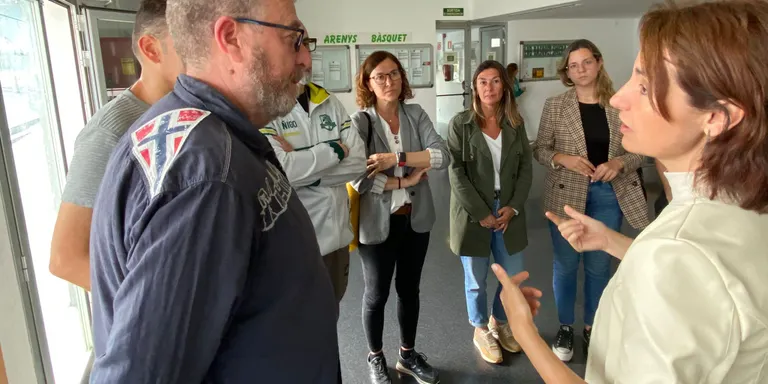 Anna Caula diu que la Generalitat acompanyarà la construcció de la pista futbol-7 al Cassà