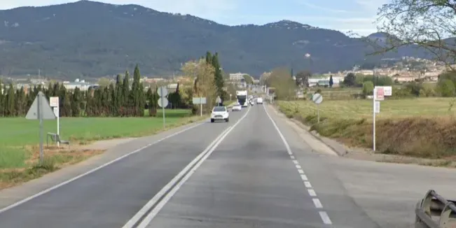Un motorista mor en una topada amb un turisme a la C-59, a l’alçada de l’accés a la urbanització Can Valls