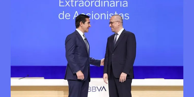 Els accionistes del BBVA aproven l'ampliació de capital per fer front a l'opa al Sabadell