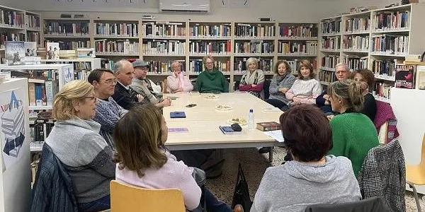 Bona acollida del nou Club de Lectura ‘Creixell. Crims’ a la Biblioteca