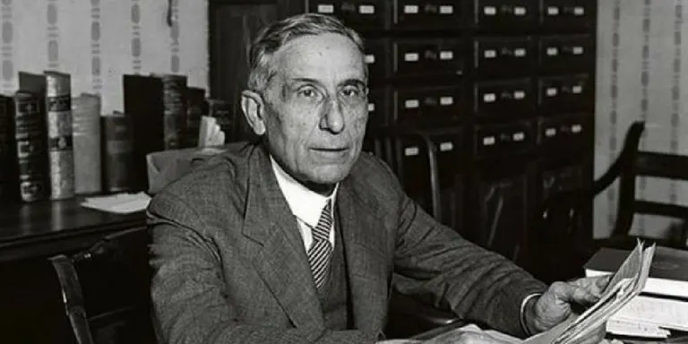 La Biblioteca t’acosta a la figura de Pompeu Fabra amb una exposició