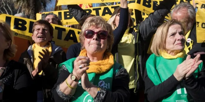 L’ANC d’Arenys de Mar fa una crida als arenyencs que vulguin i puguin perquè baixin demà al costat del Parlament