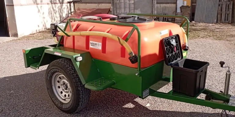 El Consell Comarcal cedeix a les ADF del Solsonès un tractor i una cisterna mòbil