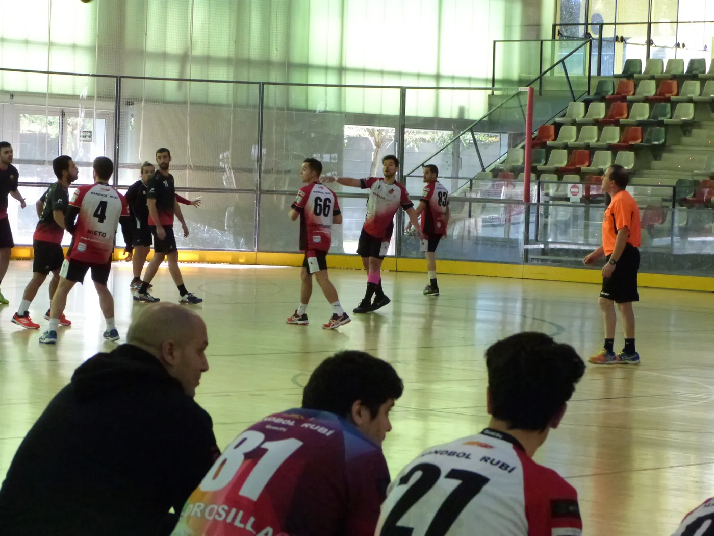 Victòria per tancar l'any a La Llana de l'Handbol Rubí