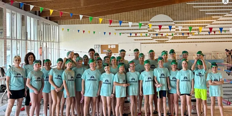 Els nedadors del Solsonès tornen amb 28 medalles de la trobada territorial de natació dels Jocs Esportius Escolars de Catalunya