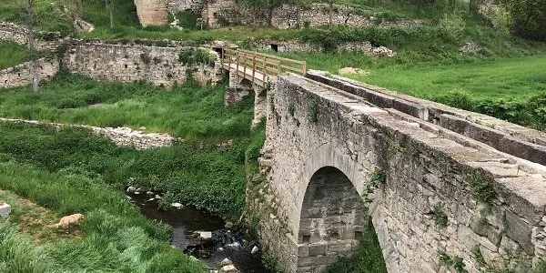 Terres del Gaià posa en valor la recerca sobre el patrimoni de la conca del riu plasmada en una guia que es presenta aquest dissabte
