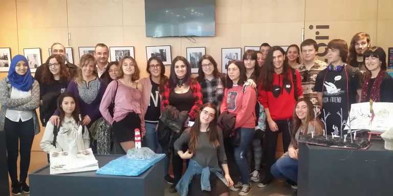 L'Institut Euclides inaugura l'exposició "El llibre objecte" a la Biblioteca Serra i Moret