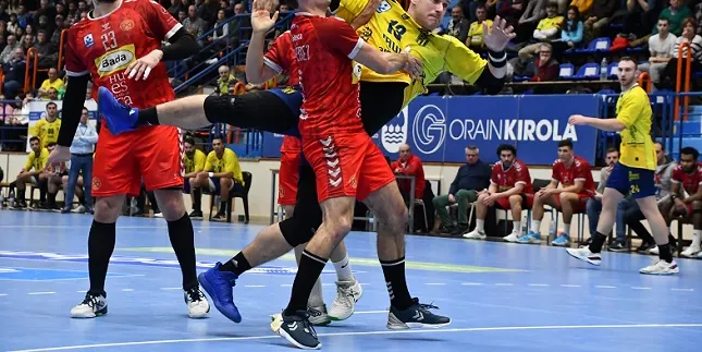 EL BIDASOA IRUN SE IMPONE SIN BRILLO AL BADA HUESCA POR 29-25 EN ARTALEKU