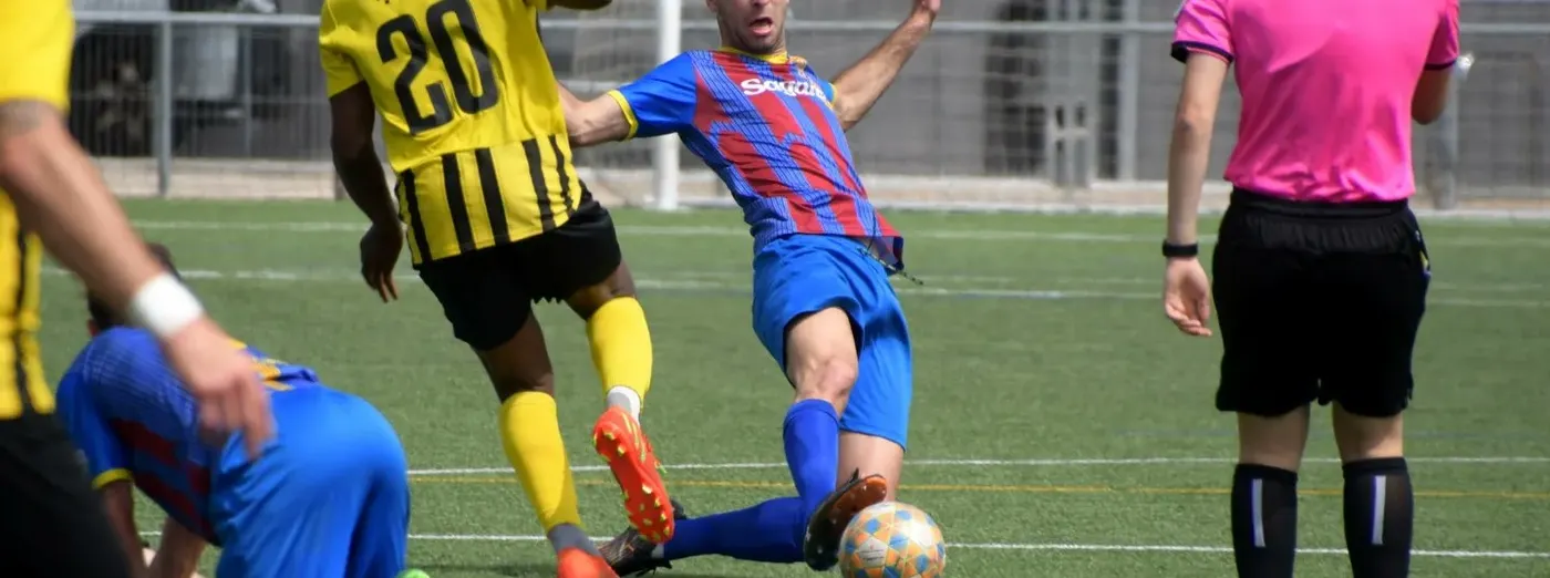 El CF Caldes té la permanència a tocar després de guanyar l’EF Mataró amb un gol d’Héctor Alcañiz al darrer minut