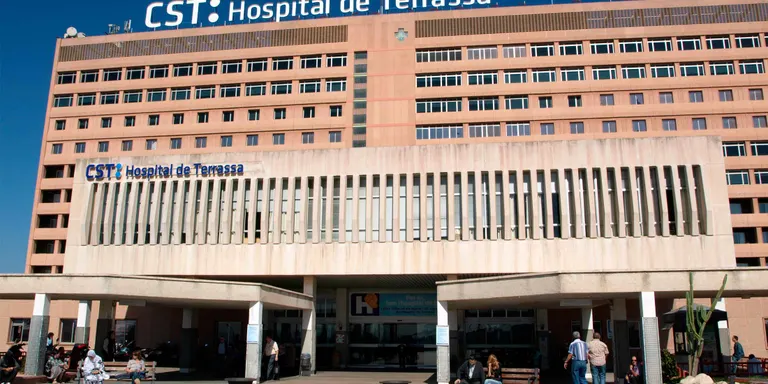 Agredeixen almenys vuit sanitaris de l’Hospital de Terrassa durant un part