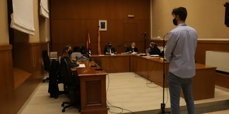 Un jove pallarès accepta una pena d'un any i nou mesos per una puntada durant les protestes contra la sentència de l'1-O