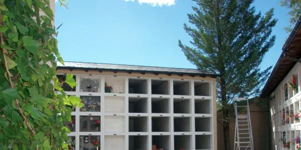 El cementiri de la Seu estrena una nova màquina elevadora