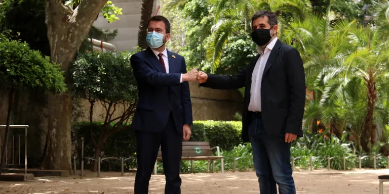 Aragonès i Sànchez prometen un Govern "cohesionat", amb "una aposta pel diàleg" i una "confrontació cívica" amb l'Estat