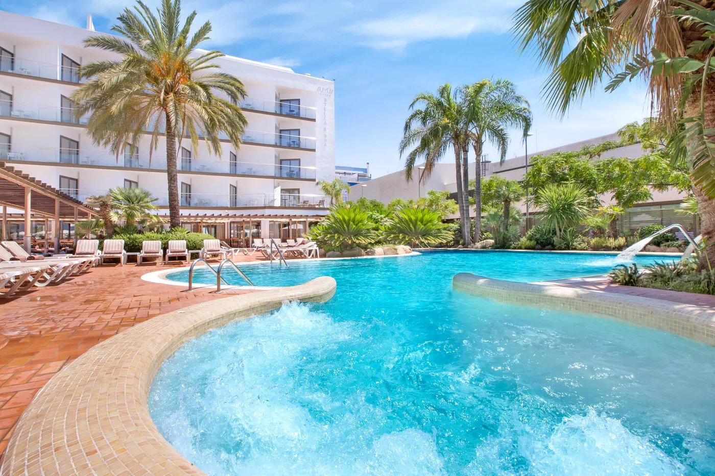 El sector hoteler del Maresme registra 1,4 milions de pernoctacions durant el mes d'agost
