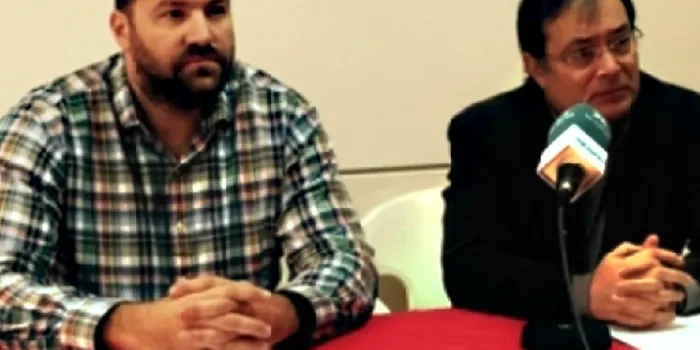 La CUP creu que els regidors del PSC d'Arenys haurien de trencar el carnet del partit i passar a ser no adscrits