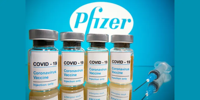 Pfizer assegura que la seva vacuna contra la covid-19 té una efectivitat del 100% en adolescents