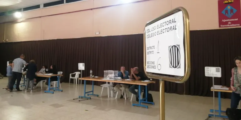 La participació a Torredembarra assoleix el 56,8%