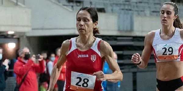 L’atleta Marta Camps afronta aquest diumenge els 800 m del Campionat de Catalunya Màster en Pista Coberta