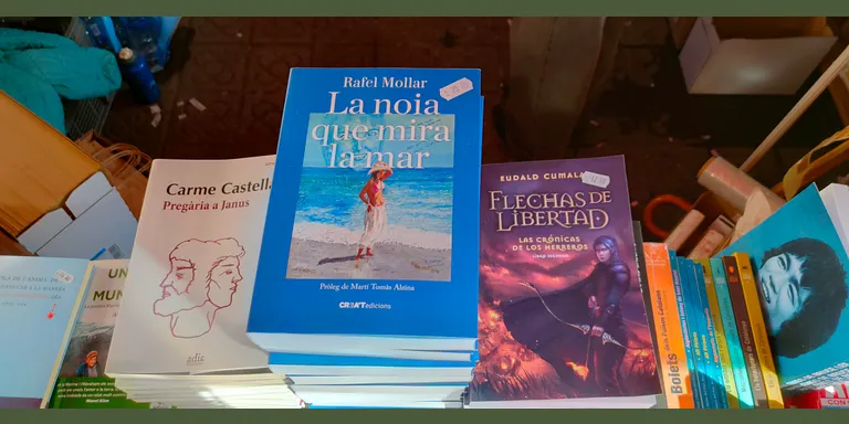 Tres autors arenyencs signaran llibres aquesta tarda