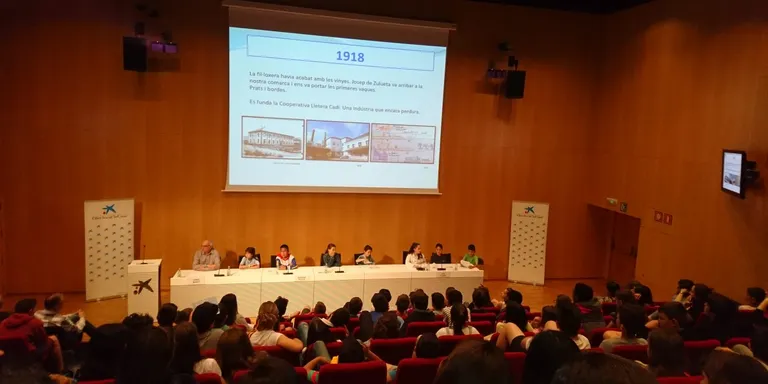 Alumnes de l'Escola Pau Claris presenten a Barcelona la seva recerca sobre l'evolució de la Seu