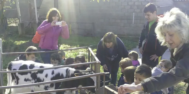 La Llar d'Infants Els Minairons visita l'Escola Agrària del Pirineu