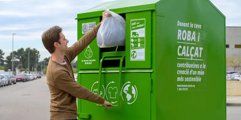 El 90% de la roba usada recuperada a Cambrils té una segona vida gràcies a la reutilització i el reciclatge
