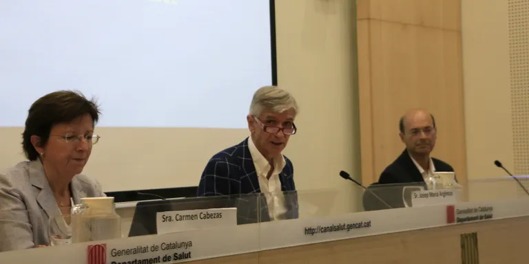Catalunya inclou la vacuna contra l'herpes zòster en gent gran i la del virus del papil·loma per als nois