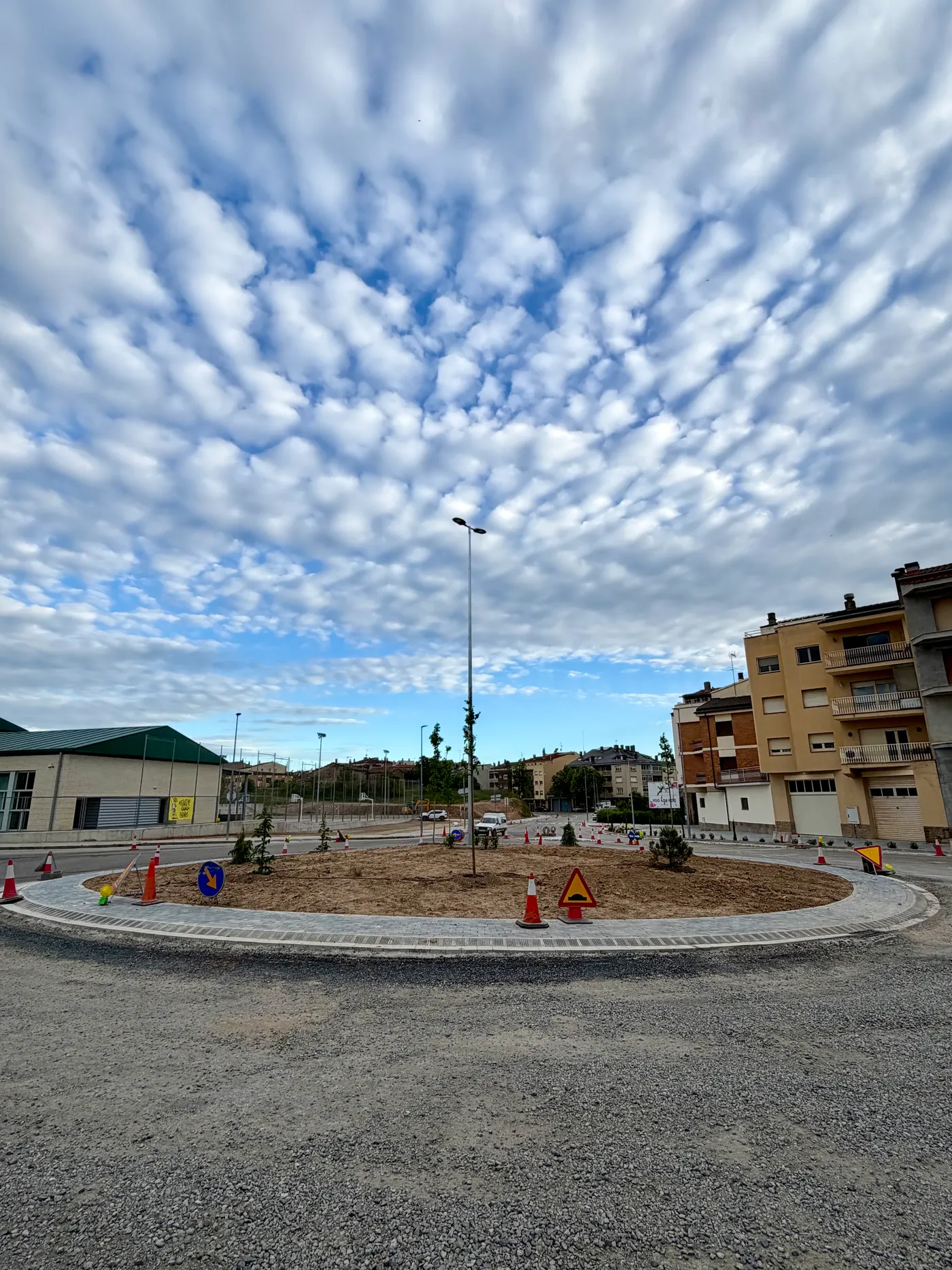 Talls de trànsit a la carretera de Sant Llorenç durant aquesta setmana per la recta final de les obres de la rotonda del Vinyet