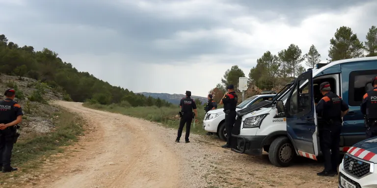 Els mossos entren a la 'rave' d'Ivars de Noguera per desallotjar-la