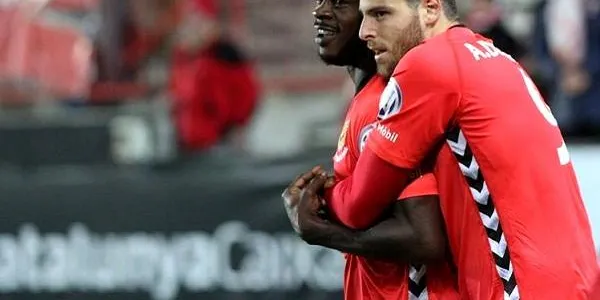 El Nàstic s’imposa per 2 a 0 en l’esperat derbi català contra el Llagostera