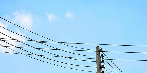 Les obres de millora a la xarxa elèctrica de la part alta del poble es faran en dues fases