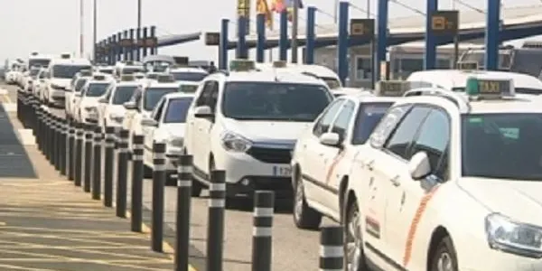 Els taxistes d’Altafulla s'adhereixen a la vaga empesos pels piquets, tot i que subscriuen els motius de les reivindicacions