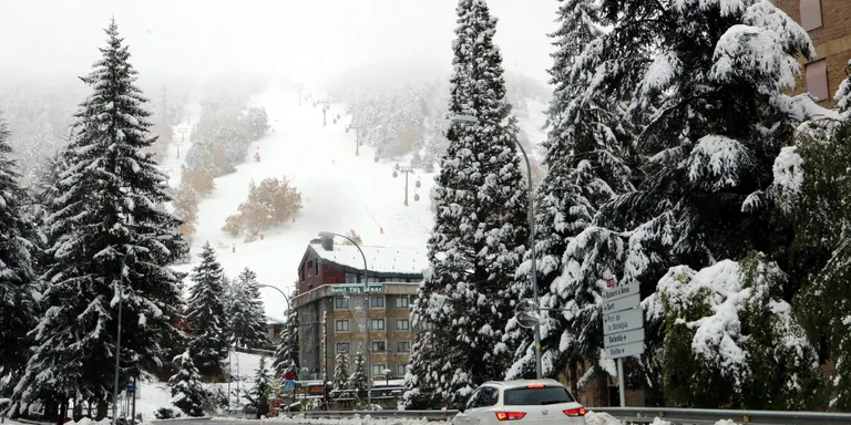 La neu es consolida a les cotes altes del Pirineu