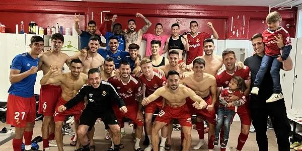 El Nàstic goleja a la ‘Balona’ i manté el somni de disputar la promoció (5-1)