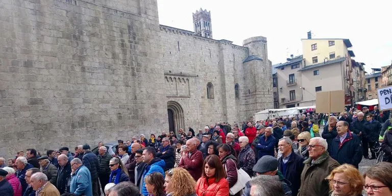 Mobilitzacions a la Seu per les pensions i per Sànchez i Cuixart