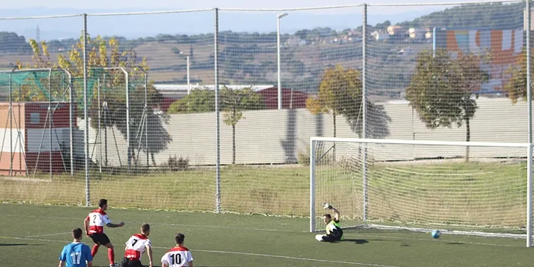 Partit boig i tres punts per a un Rubí que agafa aire