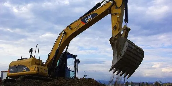 Un veí de Torredembarra va morir aquest dimecres en patir un accident amb una retroexcavadora