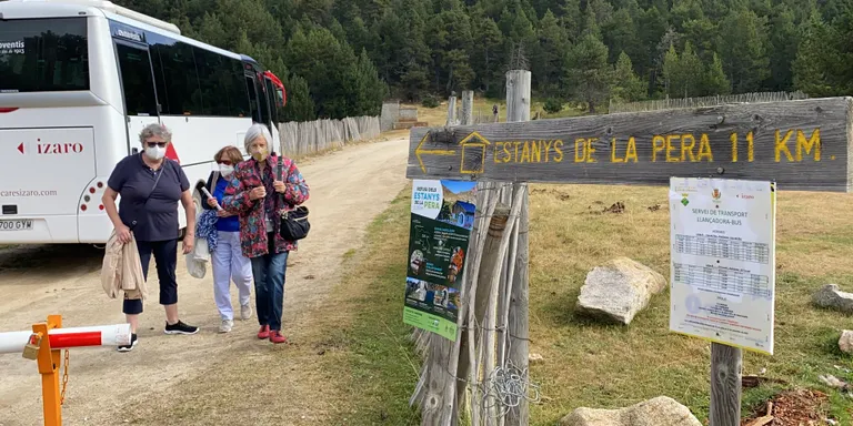 Lles de Cerdanya vol donar continuïtat al servei de bus llançadora per arribar als Estanys de la Pera