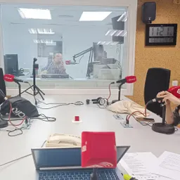 #1210 - La SoniK i Casal Joves - episode art
