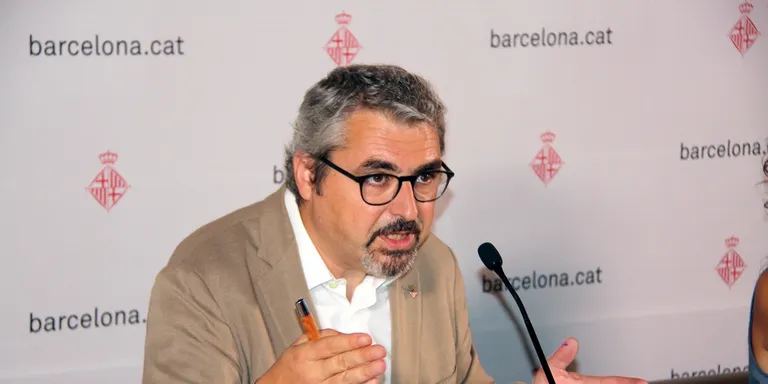 El 47% dels nens d’entre 8 i 11 anys de Barcelona ja tenen telèfon mòbil, segons una enquesta de l’Ajuntament