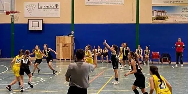 El Cadet femení ‘B’ del CB Altafulla – BBG cau competint a la pista de l’AB Salle TGN (61-50)