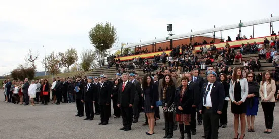 Un total de 143 civils vinguts d'arreu de l'Estat juren bandera a l'Acadèmia de Talarn en la cerimònia dels aspirants a sergent