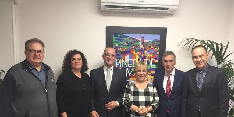 L'Obra Social "la Caixa" i l'Ajuntament de Pineda renoven el seu compromís amb la gent gran