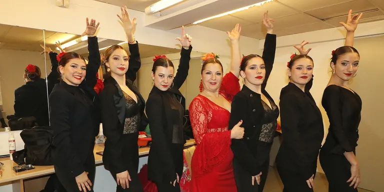 La Casa de Andalucía de Blanes celebra la seva diada al Teatre amb una actuació de cant i ball flamenc