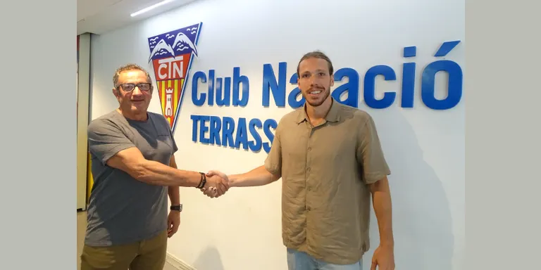 Adrià Delgado fitxa pel CN Terrassa