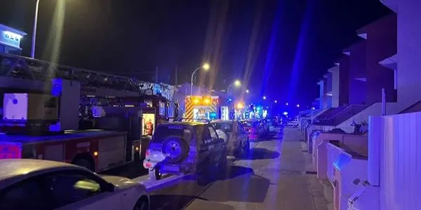 Un incendi crema parcialment els baixos del Forn Martí de la Ronda d'Altafulla, sense ocasionar danys personals